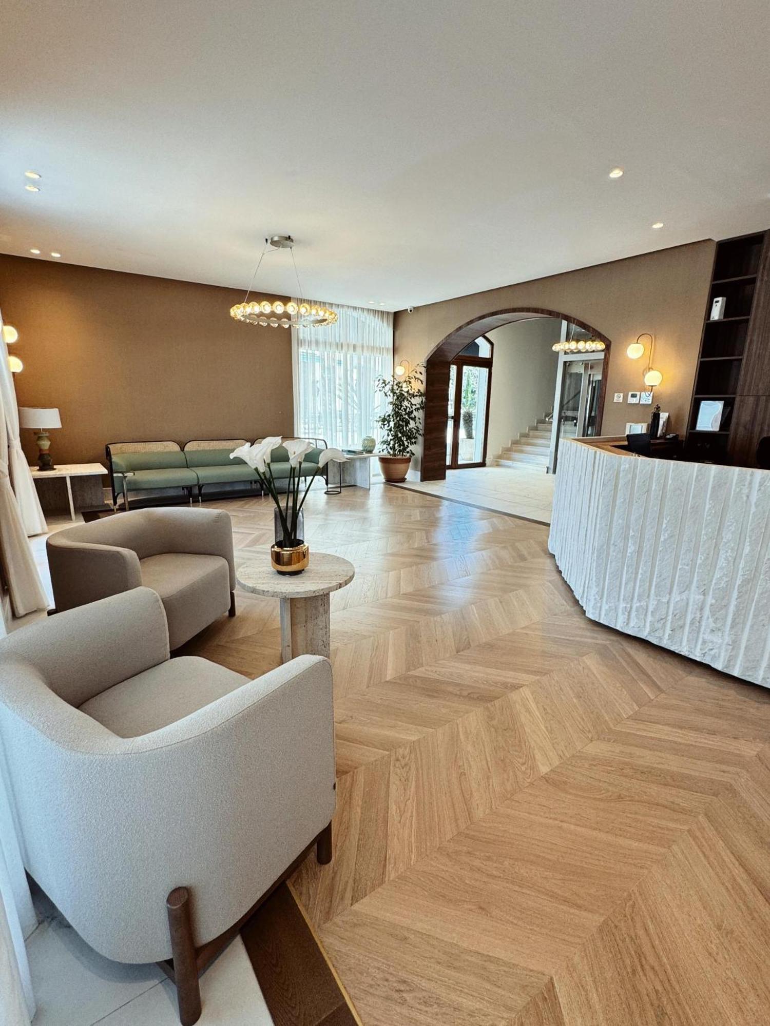 Pine 4*