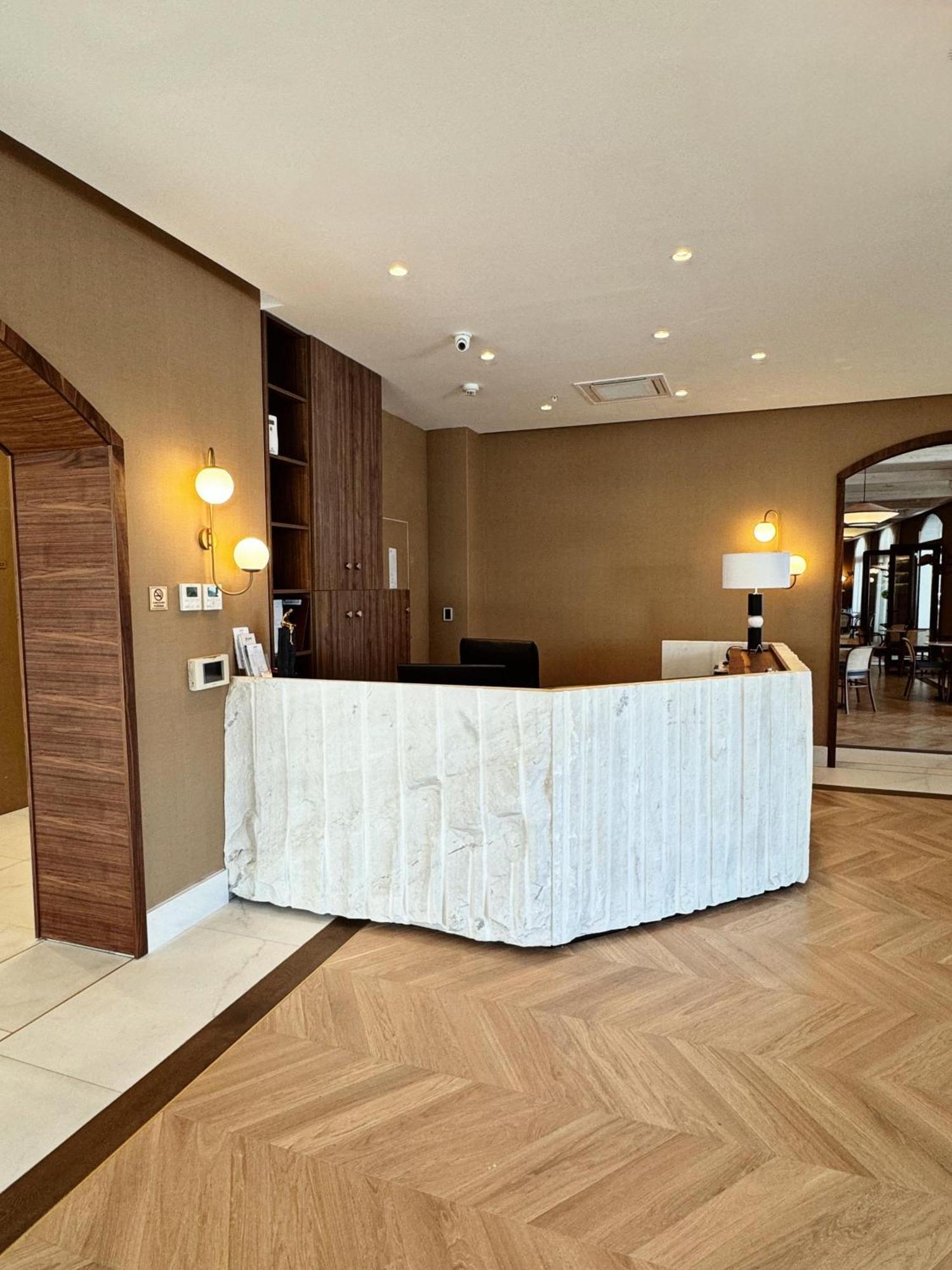 Pine Hotel